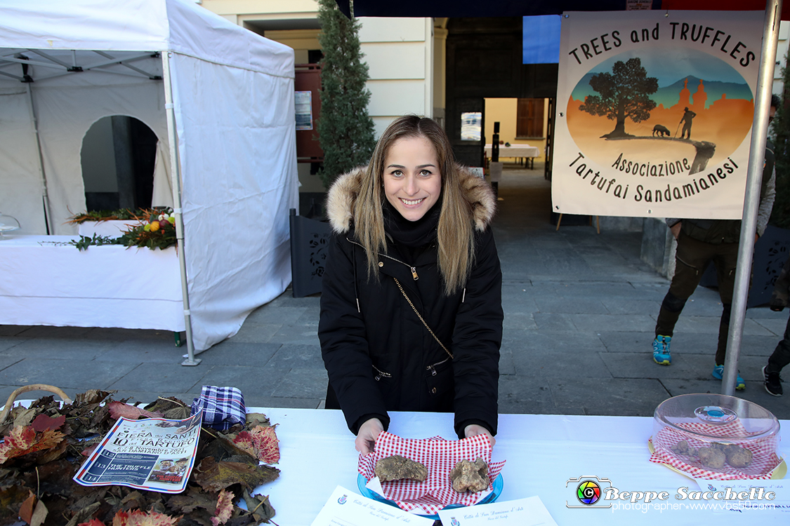 VBS_5512 - 10.ma Fiera Nazionale del Tartufo e Fiera dei Santi.jpg